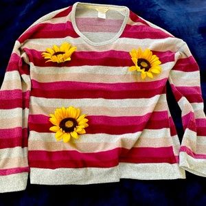 Lucky brand Sweater ( flowers not incl.)